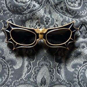 Vampira-Inspired Noir “La Femme Noir” Bat Sunglasses.